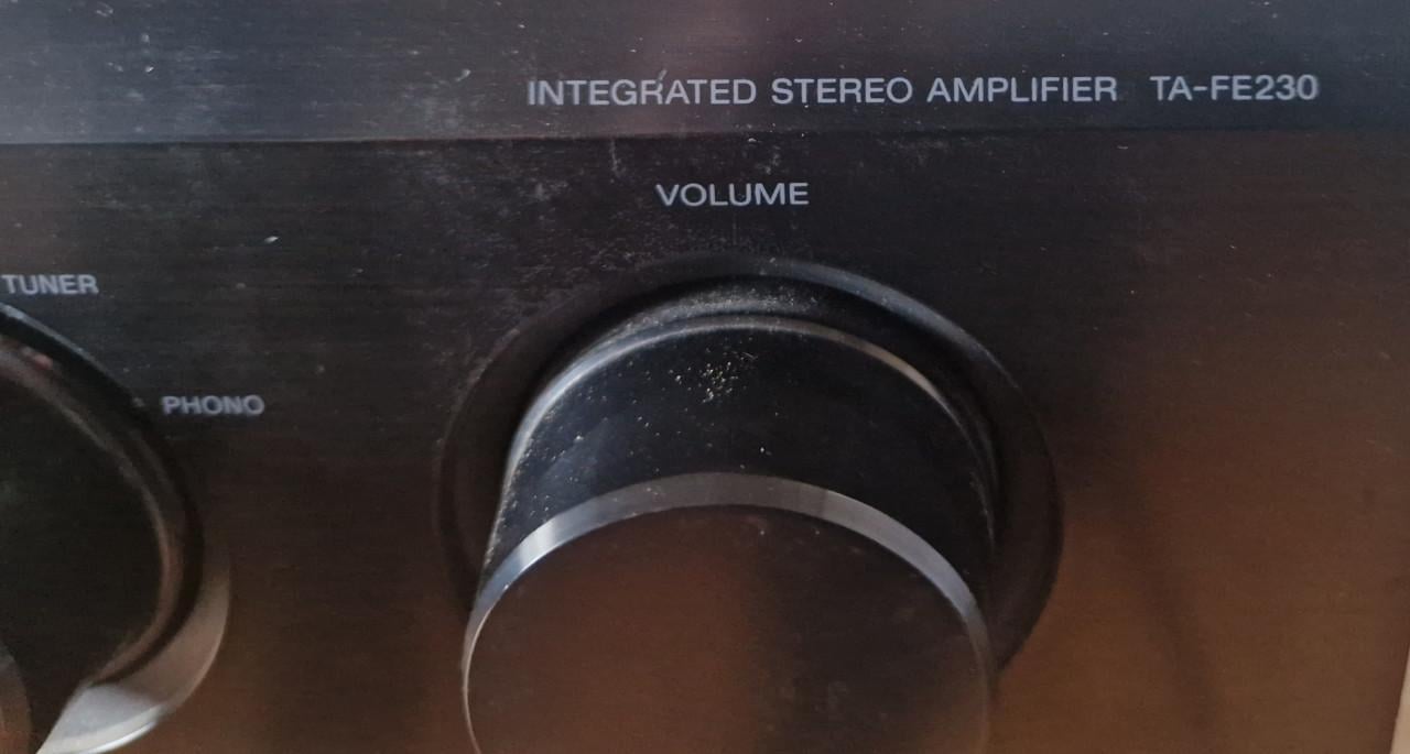 SONY CD-SPELER + VERSTERKER