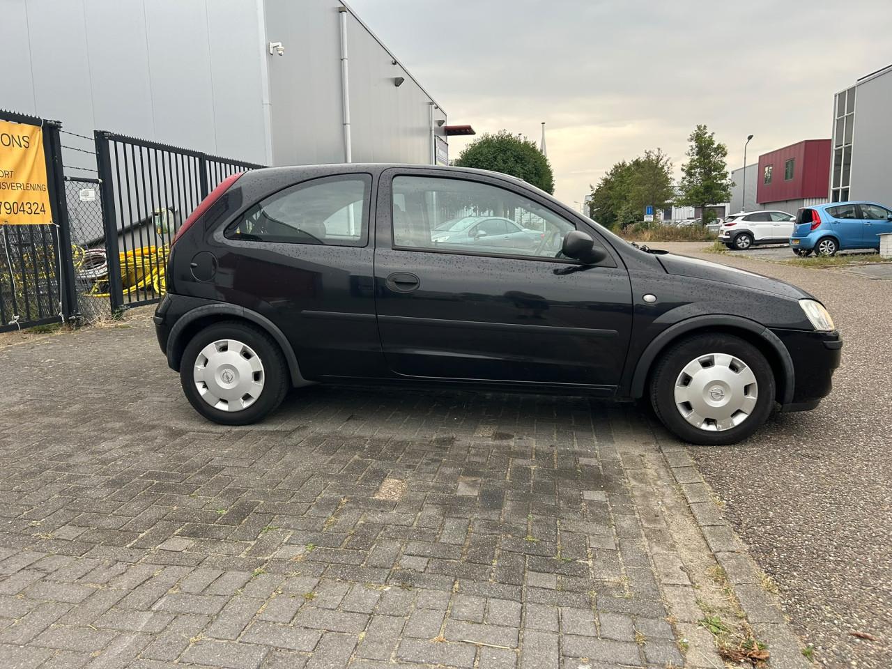 Opel Corsa 1.2-16V Essentia | IJskoude Airco | Lange APK