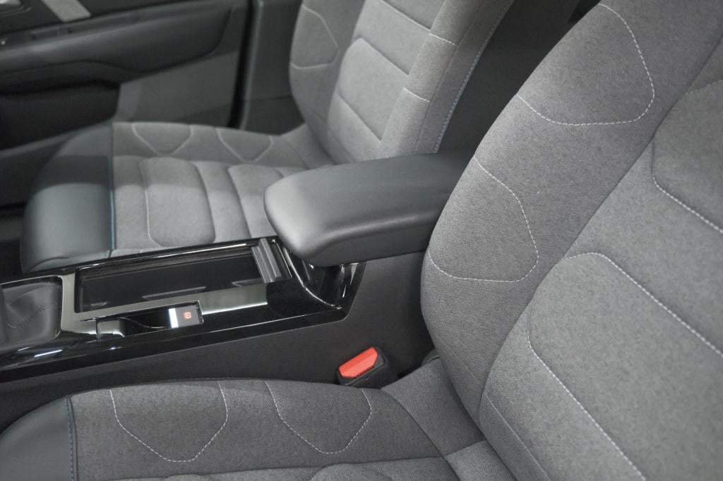 Citroen C4 puretech 130 feel pack | head-up display | camera | navigatie | 