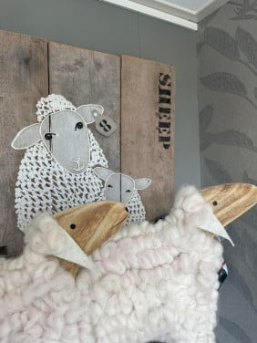 Steigerhout schilderij en schapen op hout