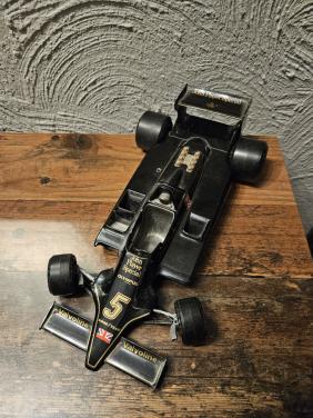 Burago John Player Special Lotus F1 schaalmodel 1:16