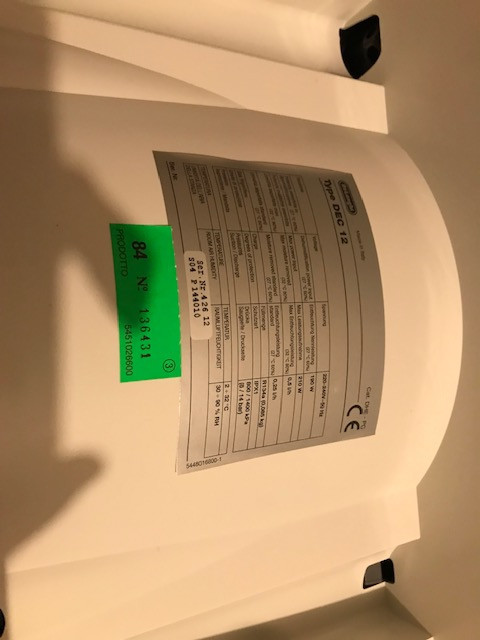 Delonghi luchtontvochtiger dec 12 dehumidifier