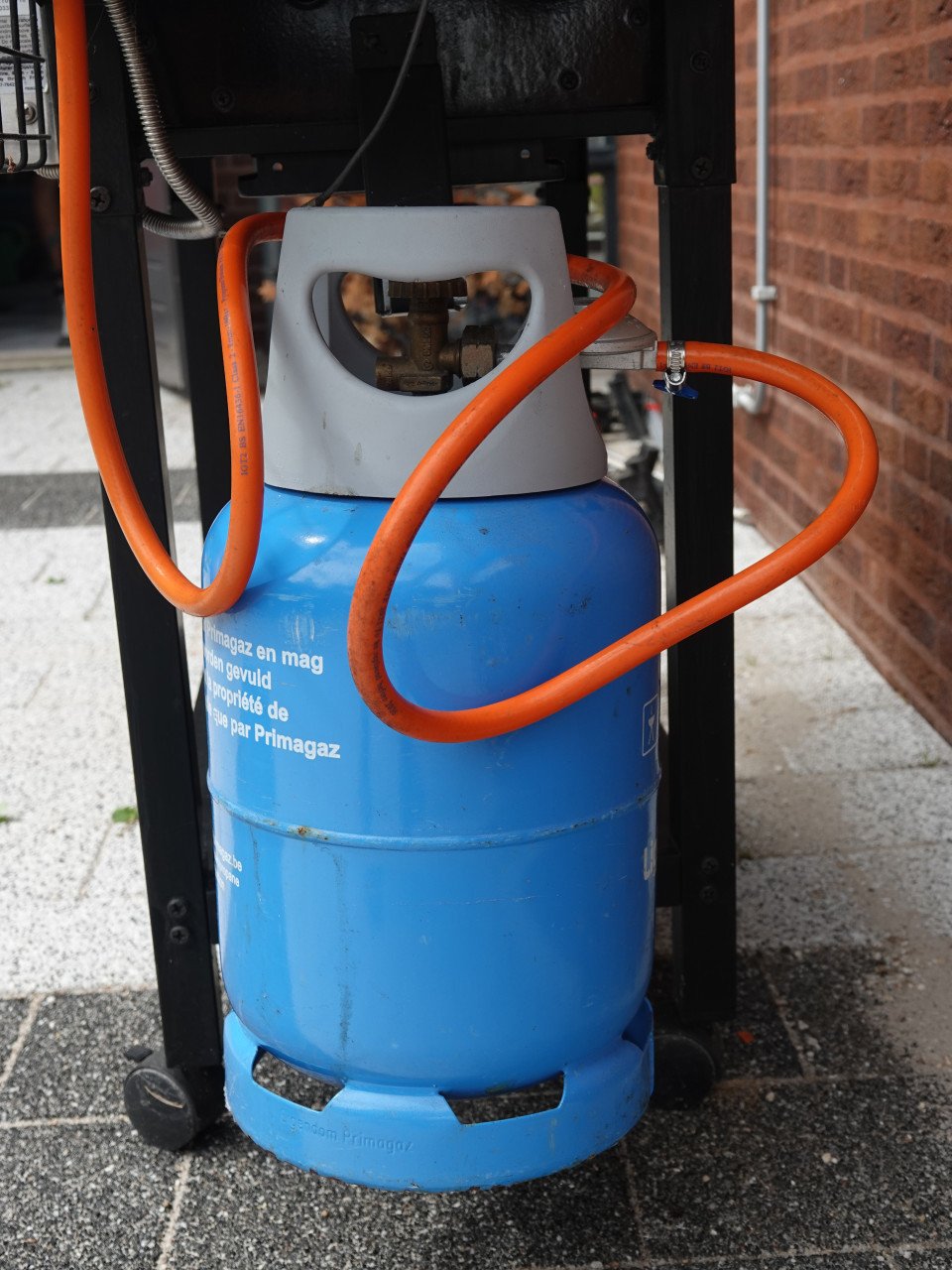 Nette BBQ Kenmore op gas incl gevulde gasfles, goede kwaliteit