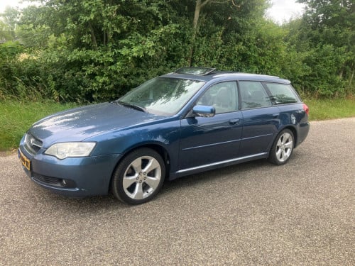 Subaru Lecacy R 3.0