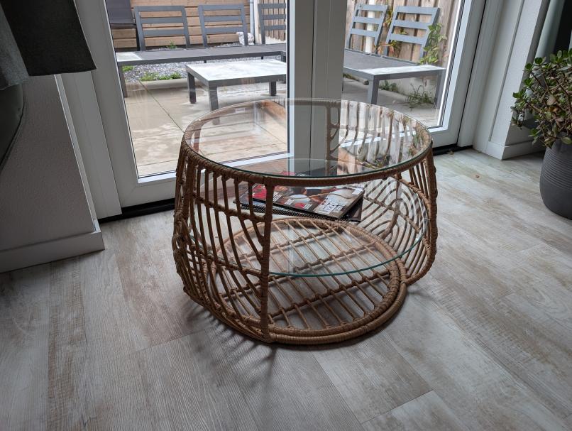 TV meubel +  tafel  ( Set prijs 100,- )