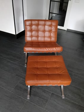 Lederen Lounge chair " Barcelona" met hocker