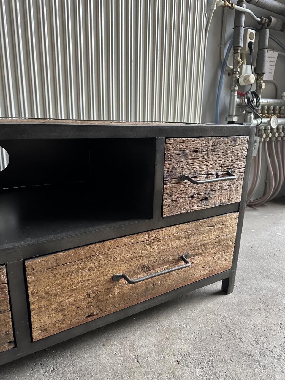 Industrieel TV Meubel