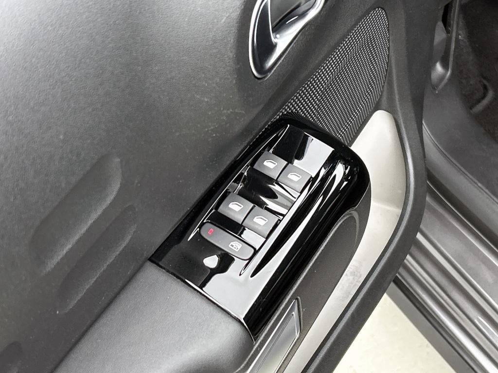 Citroen C3 83 pk shine | rijklaar | 17" lmv | camera | navigatie |