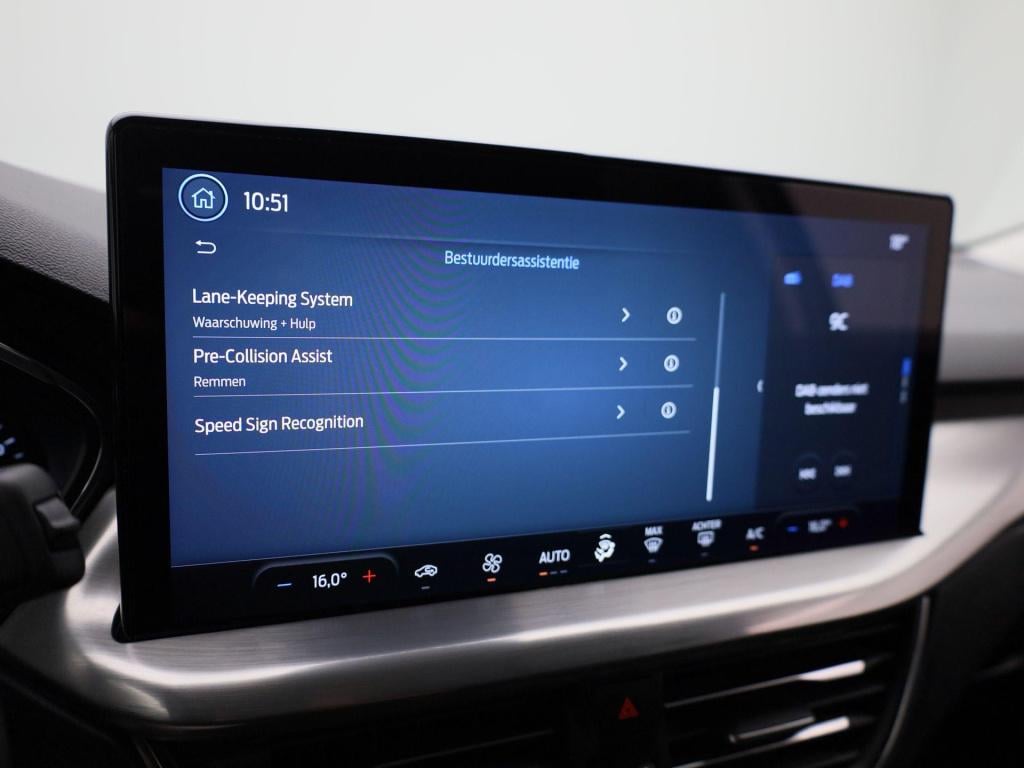 Ford Focus wagon 1.0 ecoboost hybrid titanium | climate control | cruise co