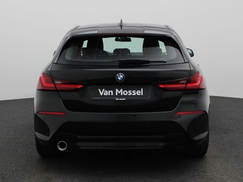 BMW 1 Serie 118i business edition | automaat | apple carplay / android auto