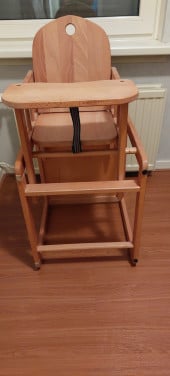 Kinderstoel om te bouwen tot tafel met stoel