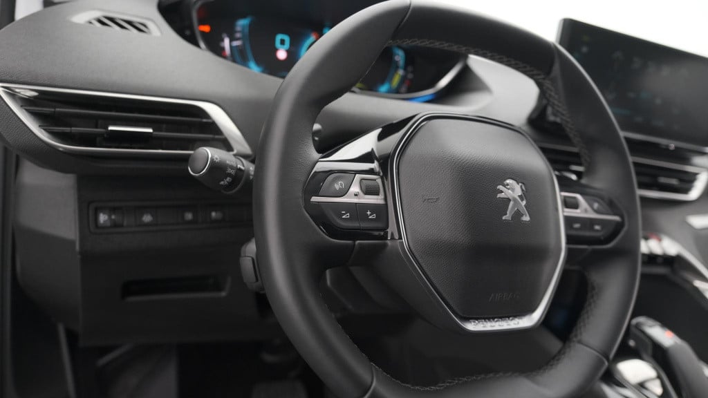 Peugeot 3008 1.6 hybrid4 300 allure pack business 4x4 | camera | apple carp
