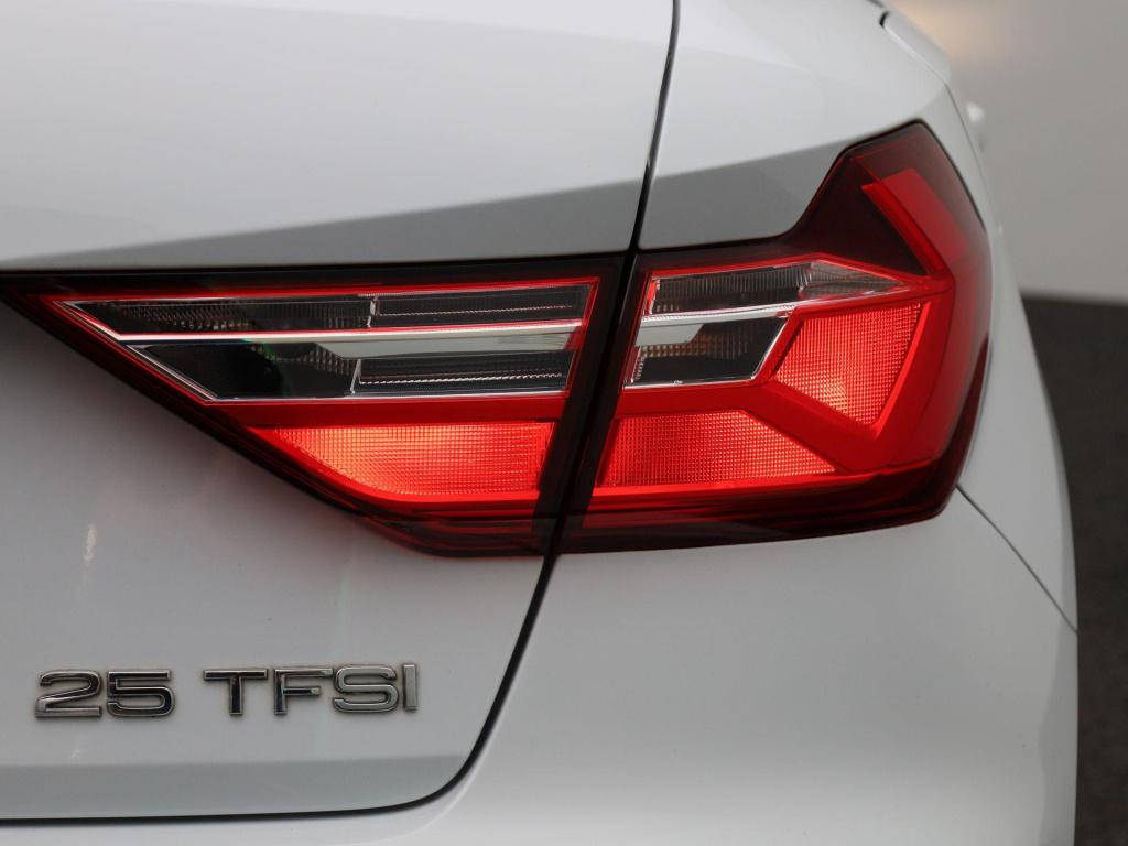 Audi A1 Sportback 25 tfsi pro line | apple carplay / android auto | climate