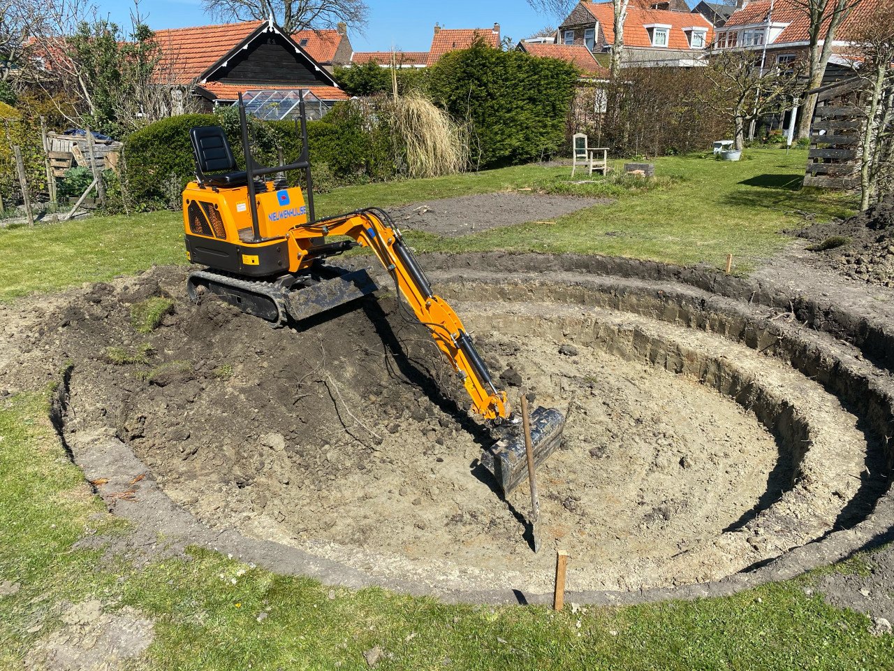 Trampoline of vijver ingraven? wij doen het graag voor u!