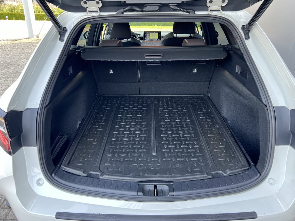 Toyota Corolla Touring Sports 1.8 hybrid trek