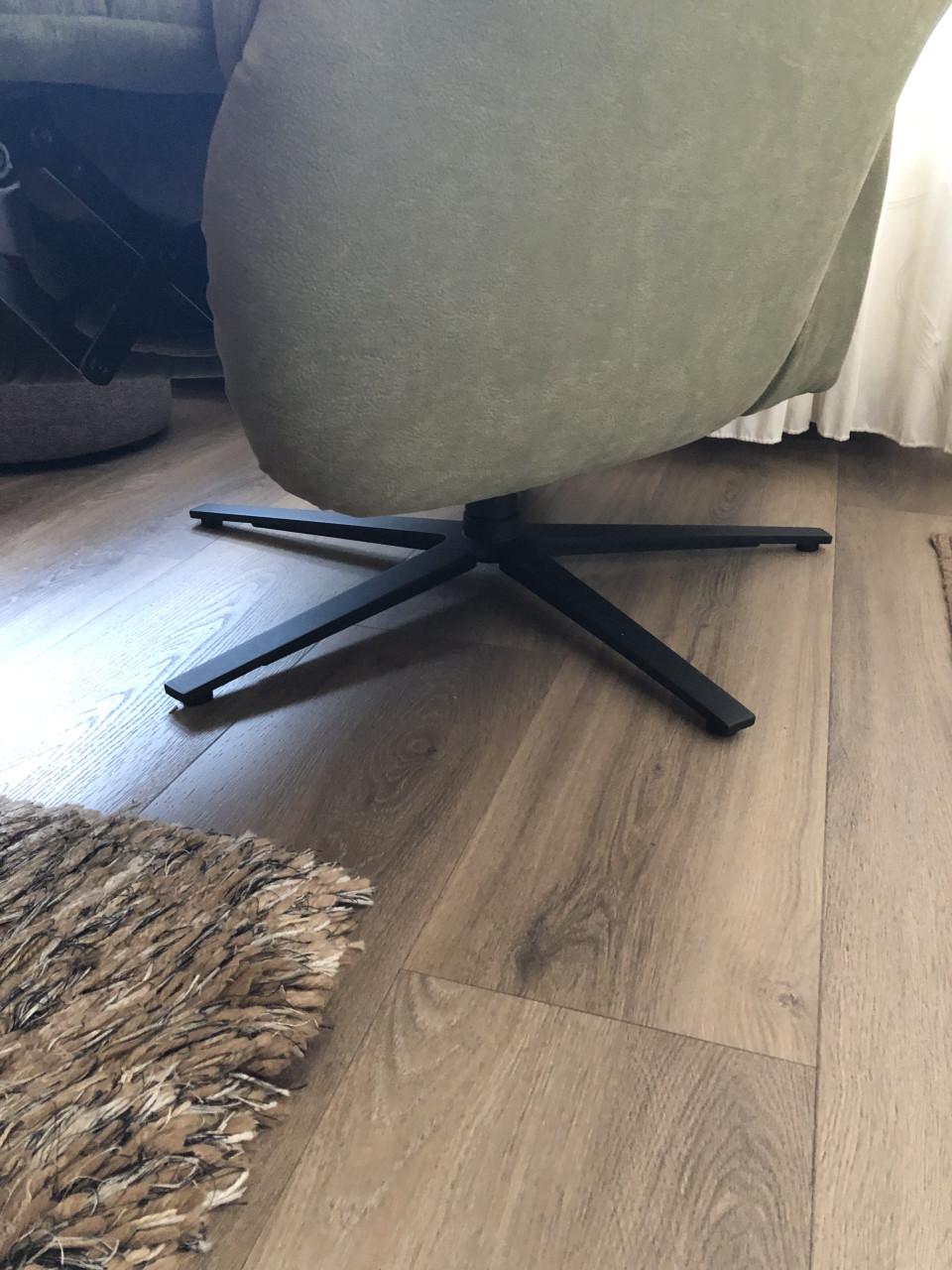 Himola.   Relaxfauteuils    Kleur Brique en mosgroen