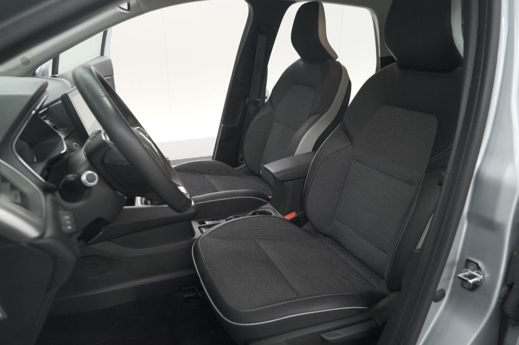 Renault Captur tce 130 intens | camera | stoelverwarming | apple carplay | 