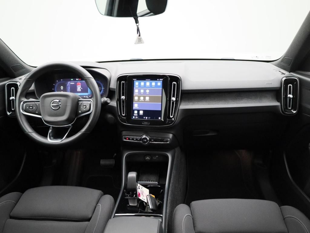 Volvo XC40 recharge core 70 kwh | automaat | apple carplay / android auto |