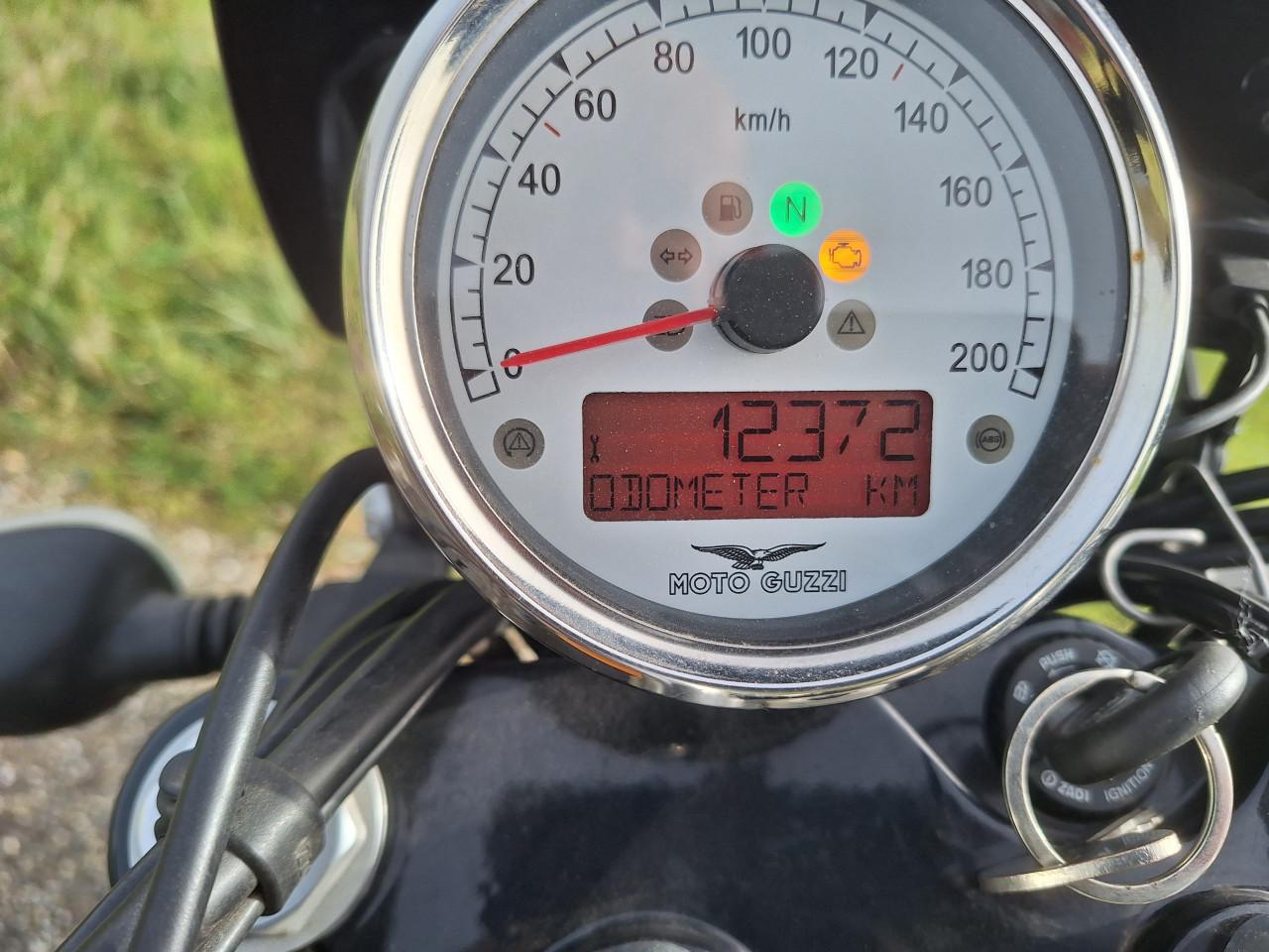 MOTO GUZZI V9 BOBBER 2016
