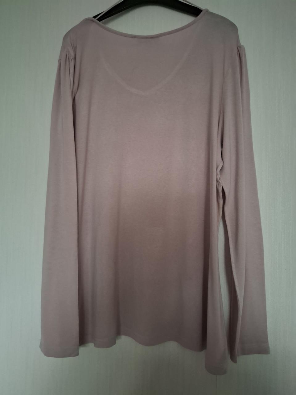 Yessica V-hals longsleeve poederroze. Maat XL
