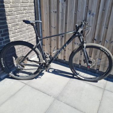 Giant XTC SLR 29 2 XL | Deore 1x12 | Luchtvork | 12 kg | Zeer nette staat