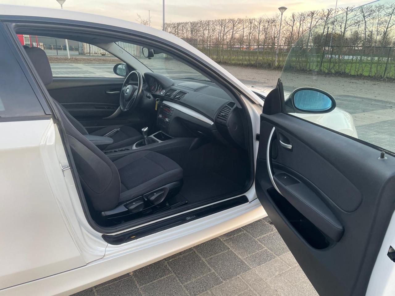 BMW 118i Executive 143 PK nieuwe all season banden – APK tot 01-2027