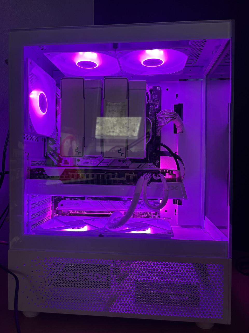 Gaming PC Ryzen 7 9700X | RX 7800 XT