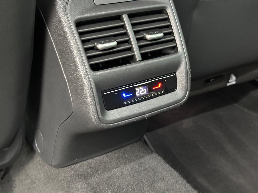 Volkswagen Passat variant 1.5 etsi 150pk elegance | alcantara | head up | c