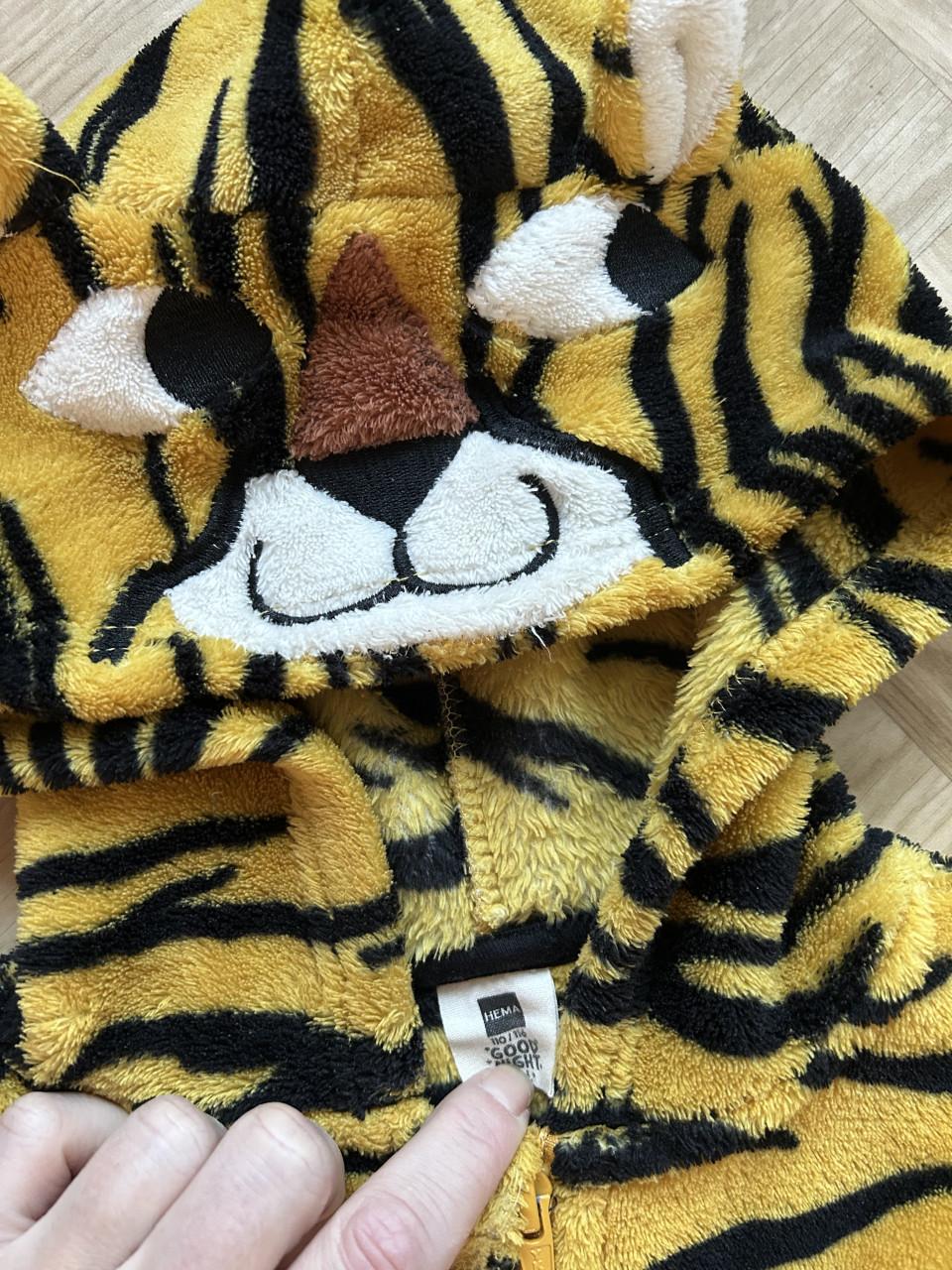 2x onesie kinderen maat 110/116