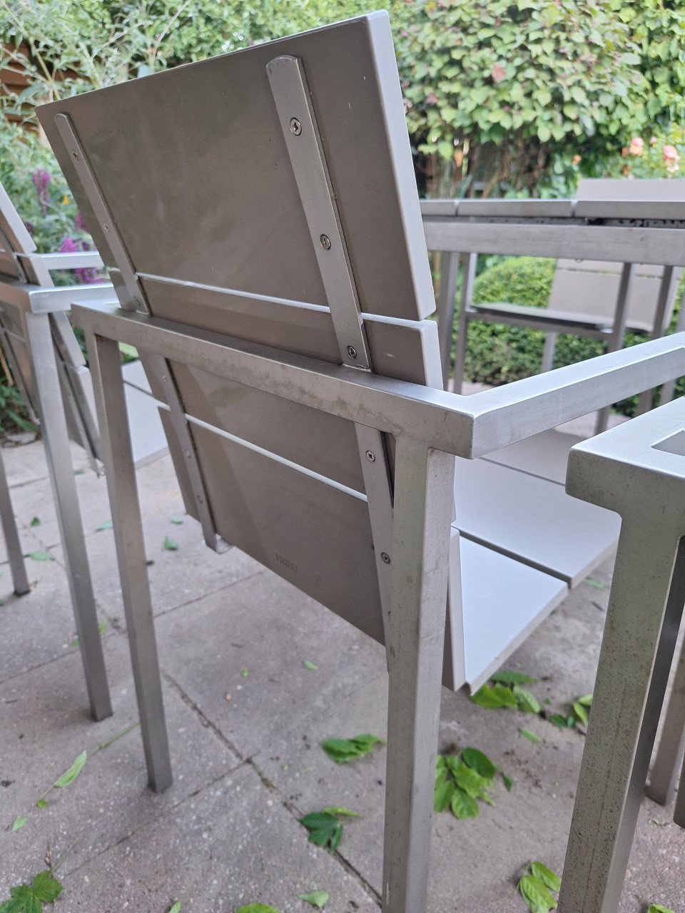TRIBU RVS EN KUNSTOF TUINSET