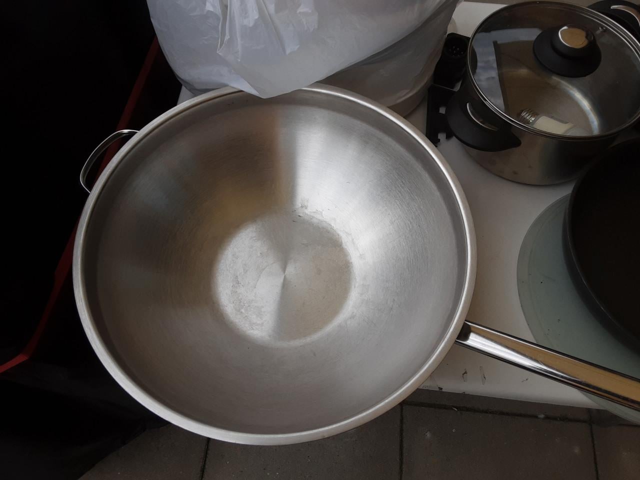 Grote RVS wokpan