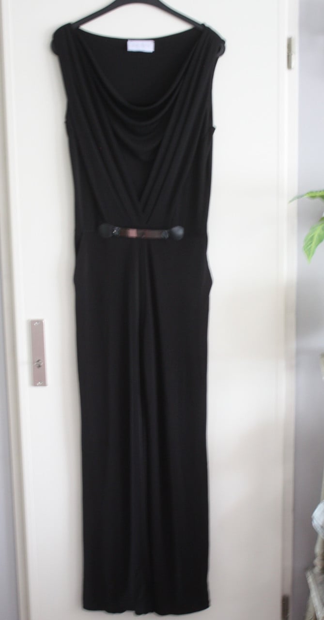 Zwarte jumpsuit met metalen detail maat L