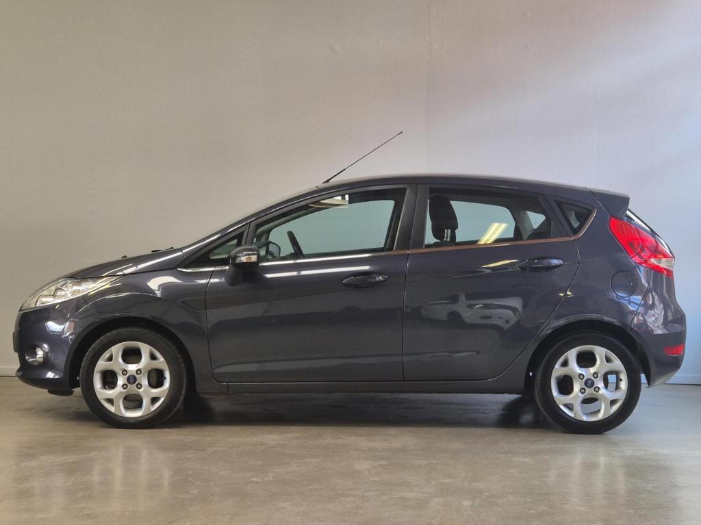 Ford Fiesta 1.25 titanium / nieuwe distriebutieriem 1e eigenaar / stoelverw
