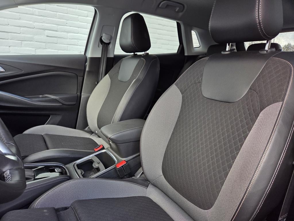 Opel Grandland X 130 pk turbo business executive | stoel/stuurverwarming | 