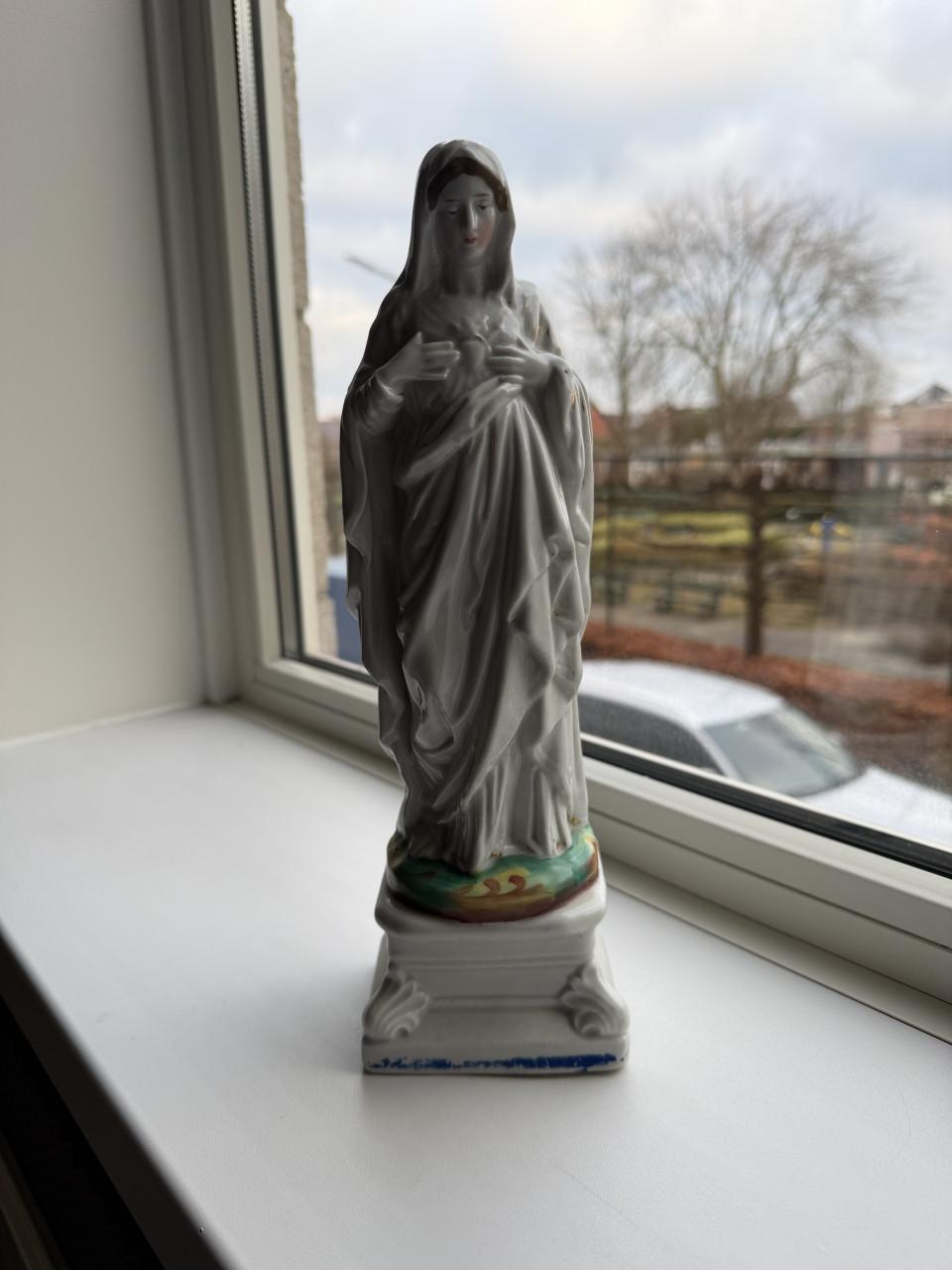 Beeldje Maria Porselein