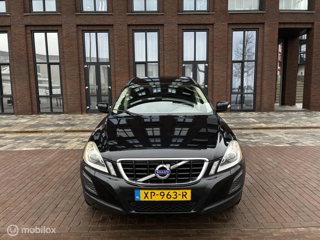 Volvo XC60 2.0 D3 R-Design Cruise Navi Automaat km270.481 Nap BJ2011