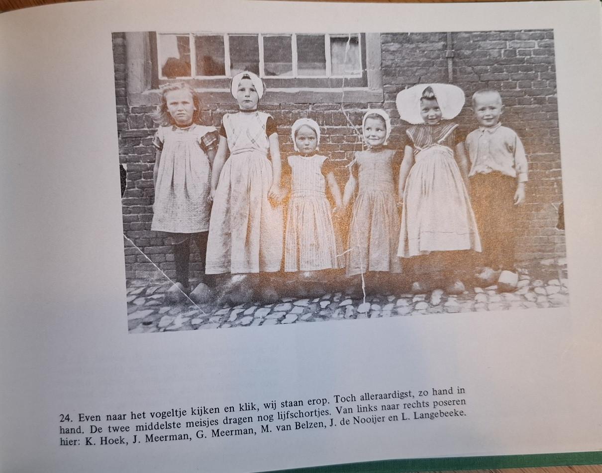 Arnemuiden in oude ansichten, deel 2, door G. de Nooijer.