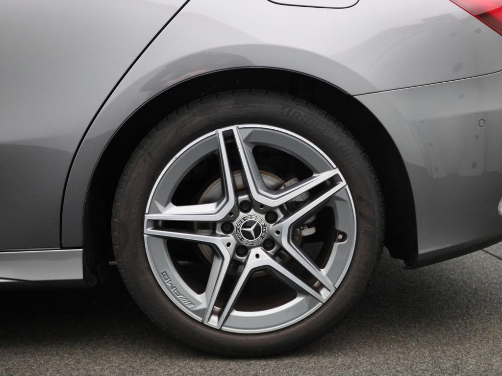 Mercedes-Benz A-Klasse 180 business solution amg | automaat | lmv | panoram