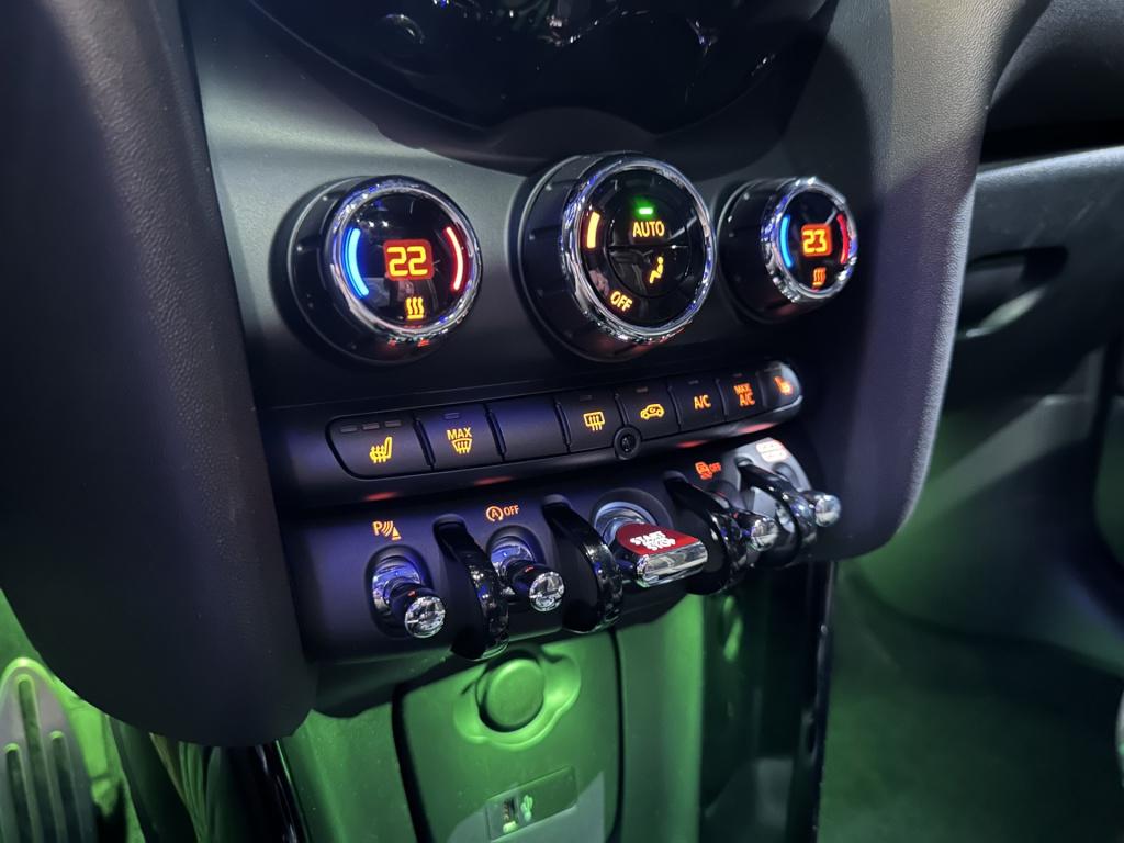 Mini 5-deurs 1.5 cooper 60 years edition *jcw-pakket*led*pano*winterpakket*