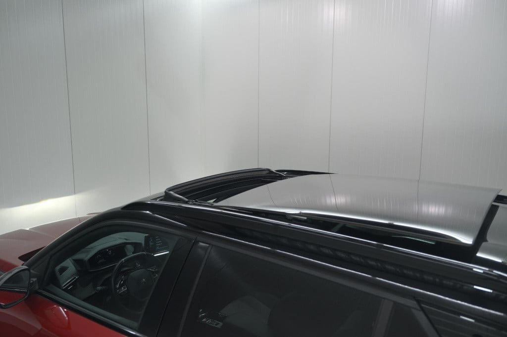 Peugeot E-2008 ev gt pack 50 kwh | panoramadak | camera | adaptieve cruise 