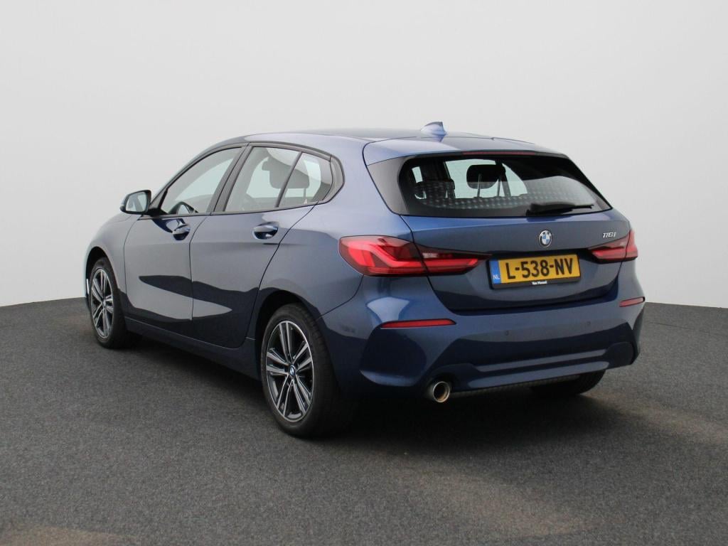 BMW 1 Serie 116i business edition | digitaal dashboard | keyless | stoelver