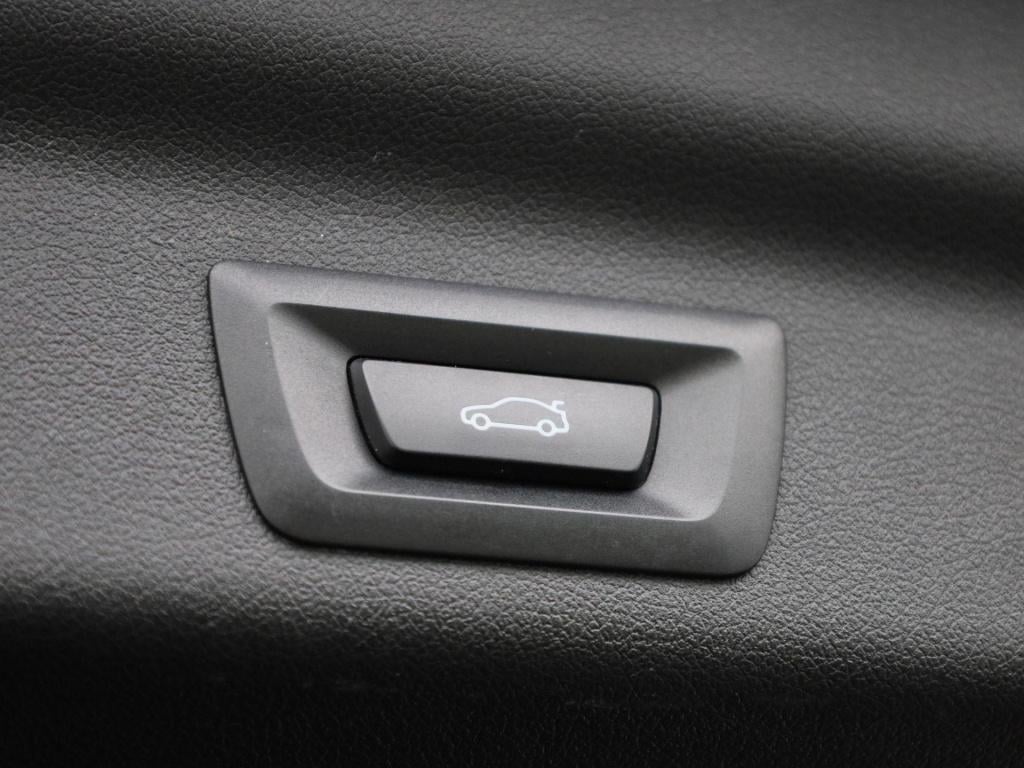 BMW X1 xdrive25e | automaat | lmv | parkeer sensoren | virtual cockpit | ca