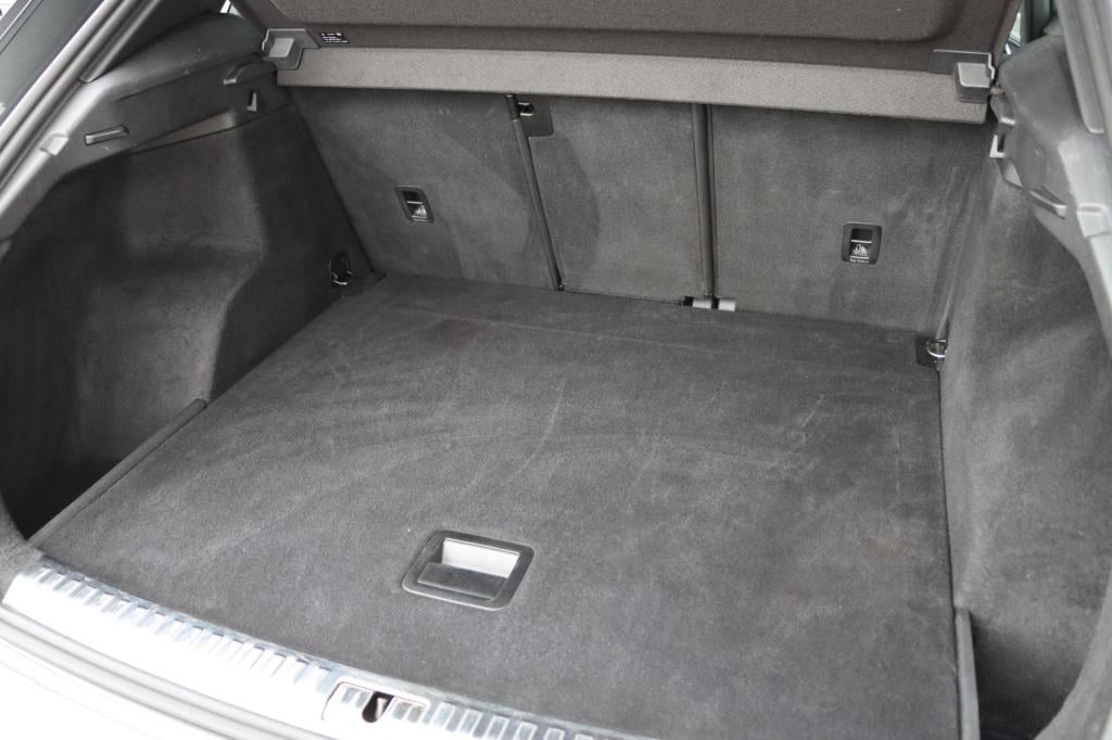 Audi Q3 35 tfsi s edition 150pk s-tronic | 19'' lichtmetaal | elektrische a