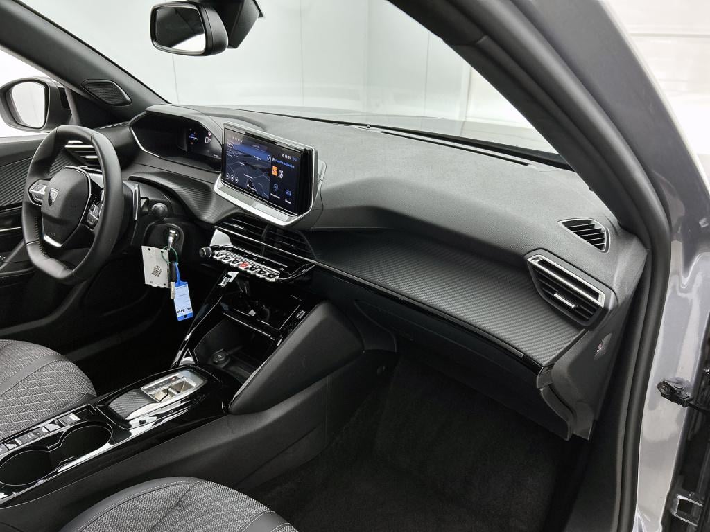 Peugeot 2008 130pk allure automaat | rijklaar | navigatie | camera |