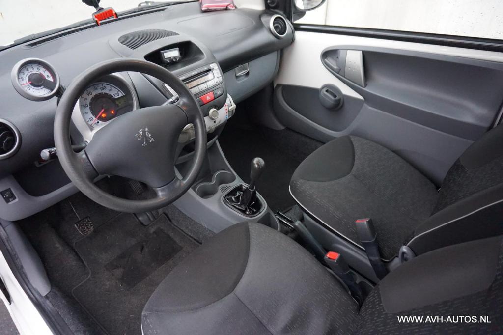 Peugeot 107 1.0-12v xs