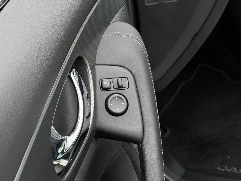 Nissan Qashqai 1.2 tekna + automaat, meest luxe uitvoering!