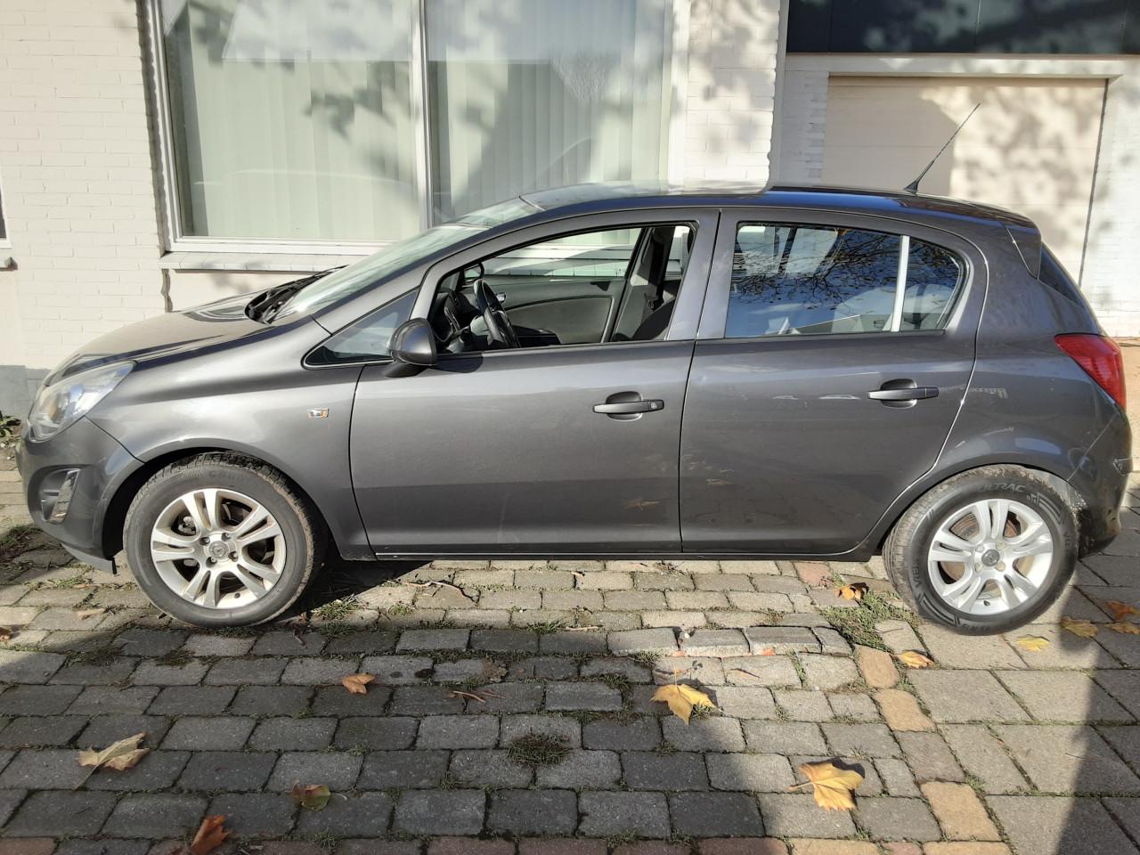 Opel Corsa 1.2-16V Cosmo