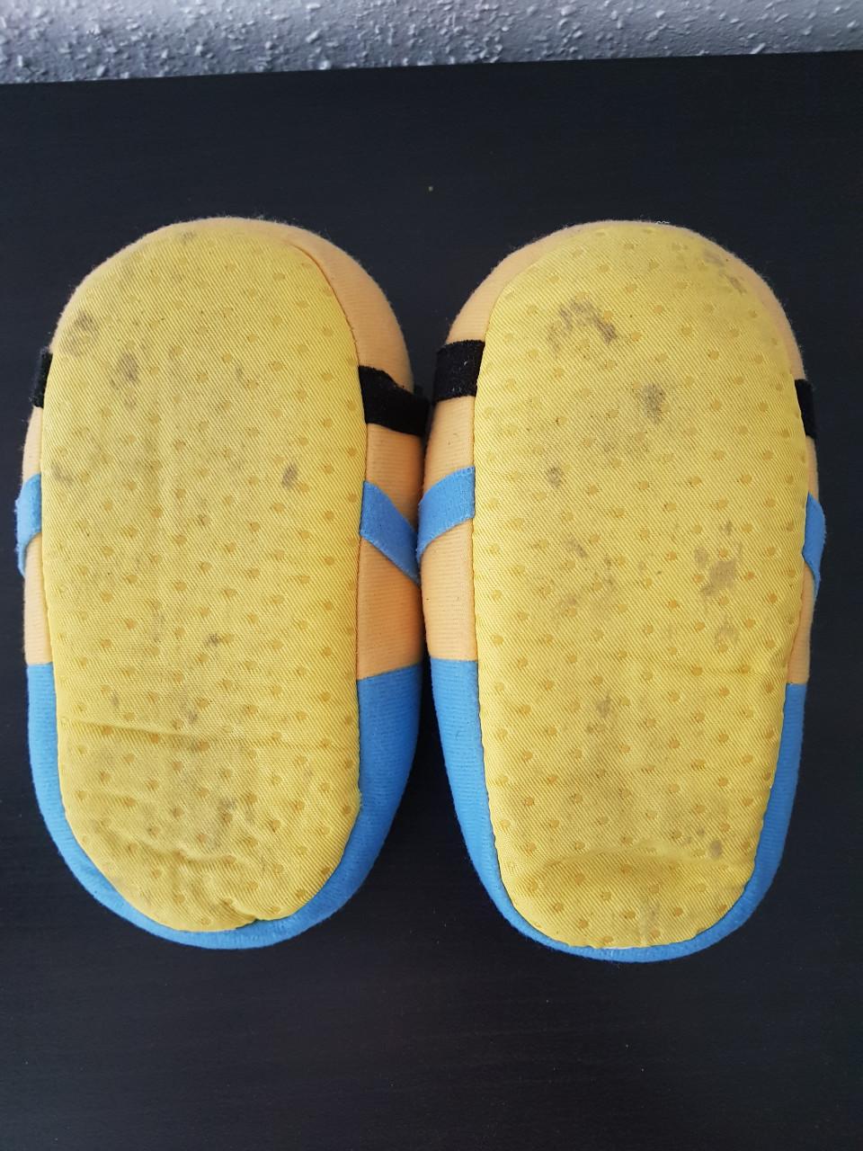 Minion pantoffels maat 29/30
