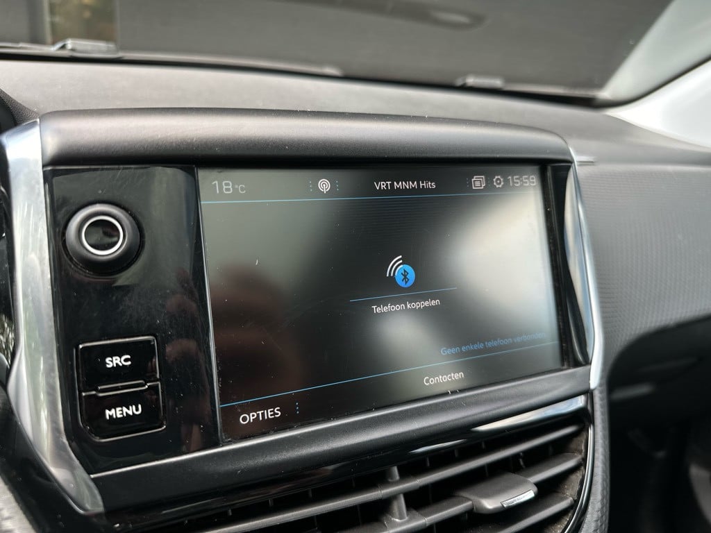 Peugeot 2008 1.2 t blue lion // panoramadak // apple carplay //