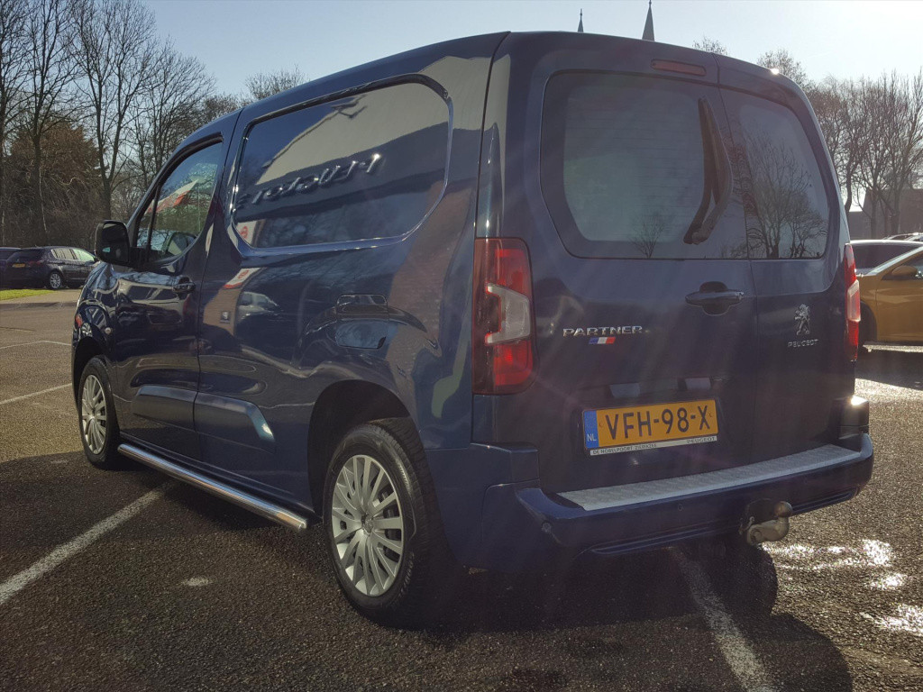 Peugeot Partner premium 1.5 bluehdi 100pk 650kg pack look | trekhaak | navi